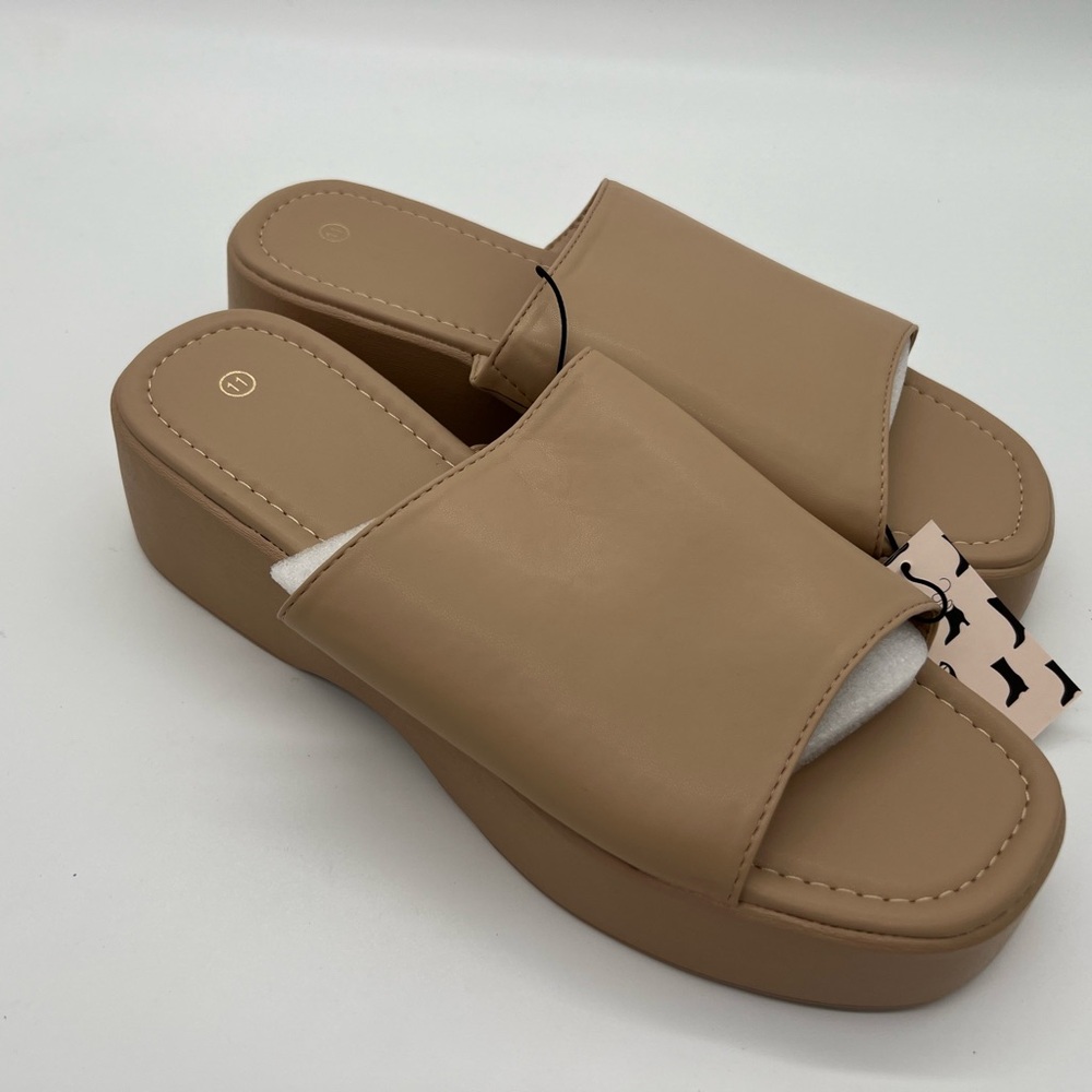 NEW Mysoft Women's Size 11 Tan Flip Flops shoes sandals faux leather